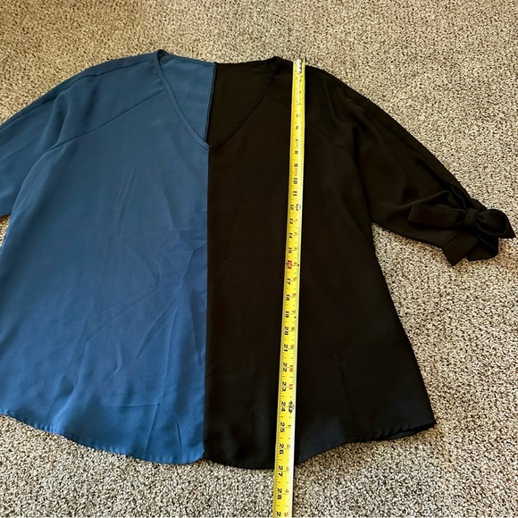 BLOOMCHIC 00 0X XL Half Black Half Blue Blouse W Bows R $29 - Picture 6 of 8